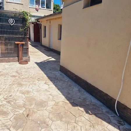 2 La Curte Cu Foisor Констанца