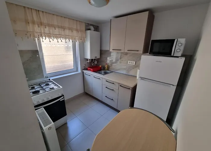 2 La Curte Cu Foisor Constanta